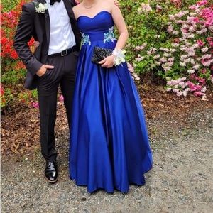 STUNNING BLUE PROM DRESS